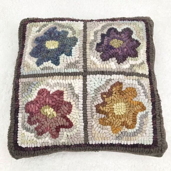 Handcrafted Hook Floral Accent Pillow - Picture 1 of 7